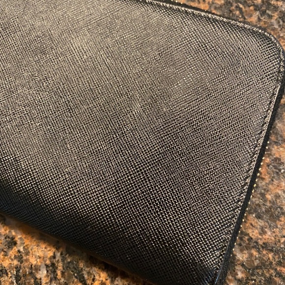 Prada Large Saffiano Zippered Wallet - Picture 12 of 13